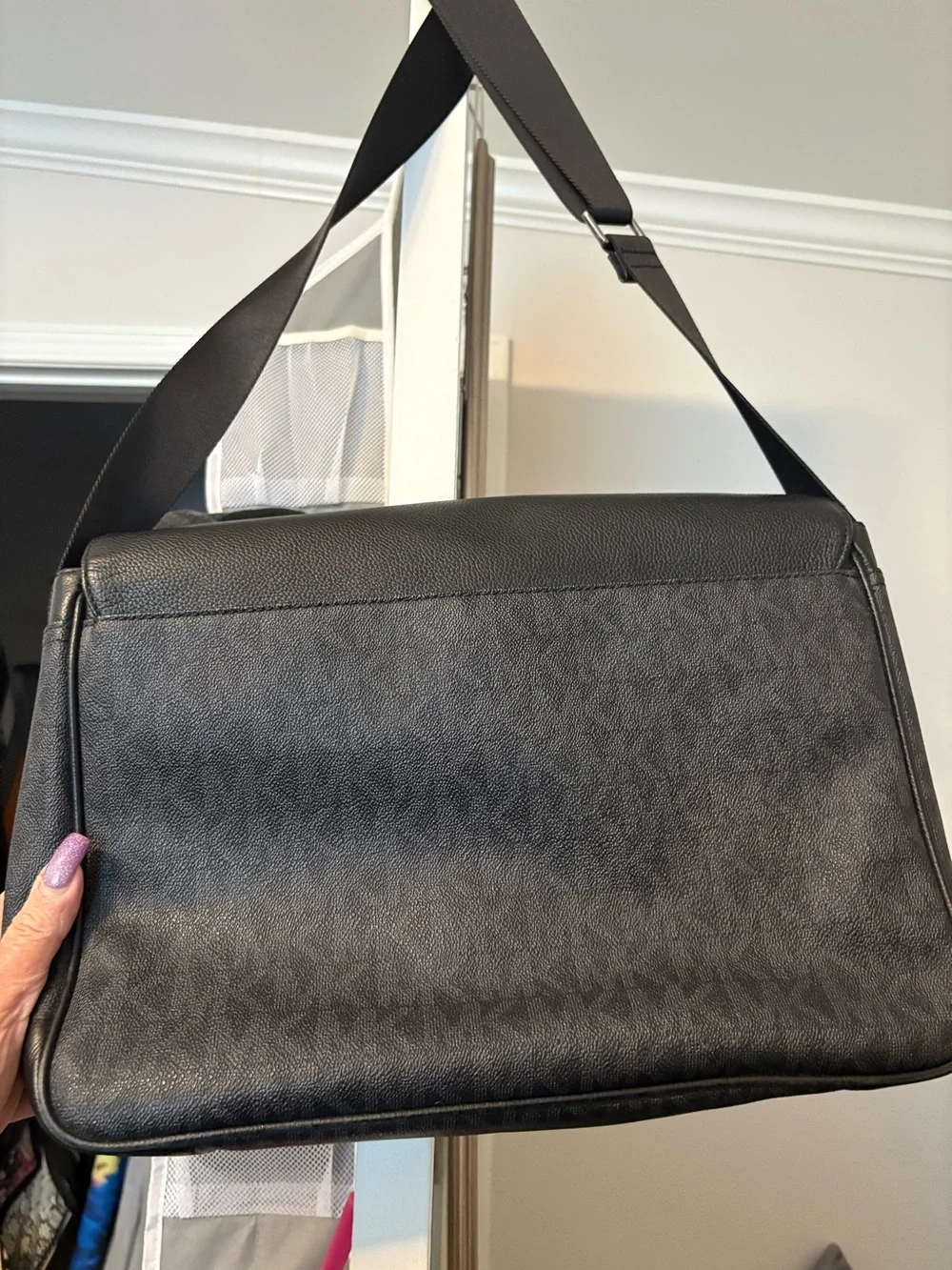 Bag-Men’s Black Michael Kors’s messengers Bag MK bag with signature logo print.